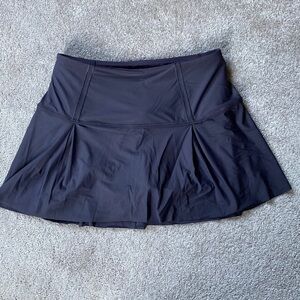 LuluLemon Skirt (Size 6)